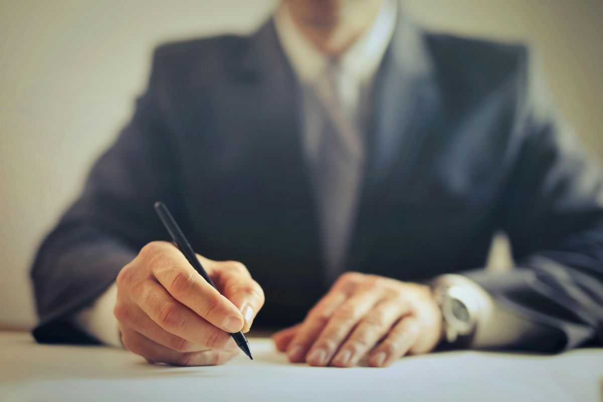 Elegir ley y fuero en contratos: evita impagos
